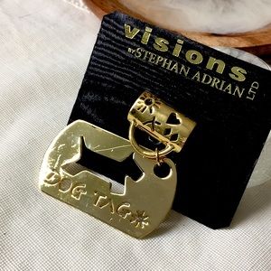 🖤Dog tag brooch